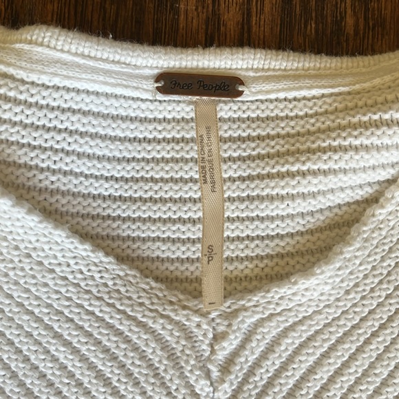 Free People La Brea v-neck sweater, size small - Picture 4 of 6